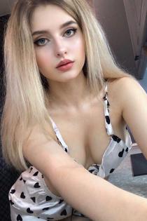Алёна, размер груди третий, +7 963 388 27 19