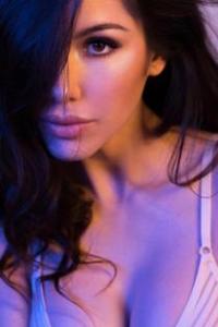 Карина, размер груди третий, +7905 410 1493