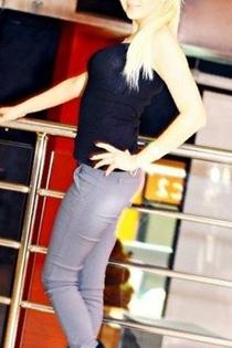 Алла, размер груди второй, +7906 411-16-10