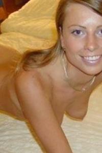 Вика, размер груди третий, +7 (903) 409-10-00